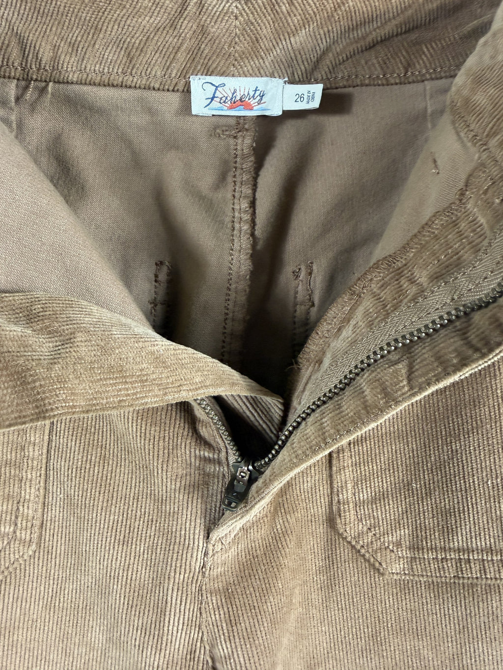 Faherty Phoebe Corduroy Patch-Pocket Pants – label