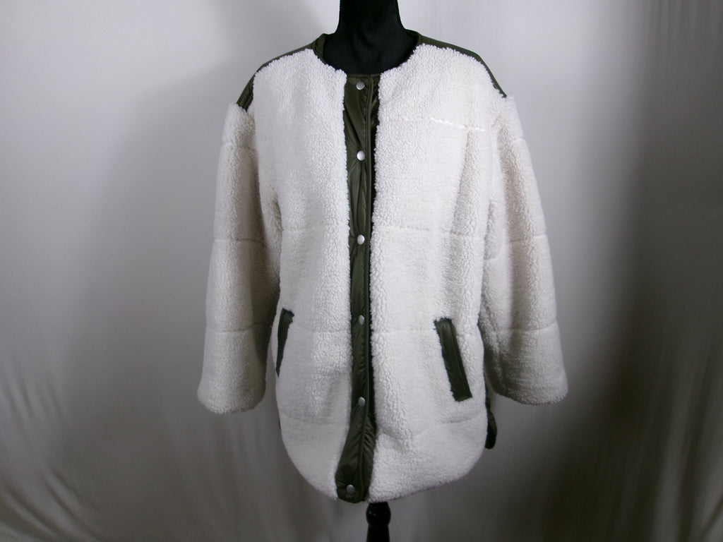 FRAME Oversized Recycled Faux Shearling Jacket – Ivory/Army Green – front