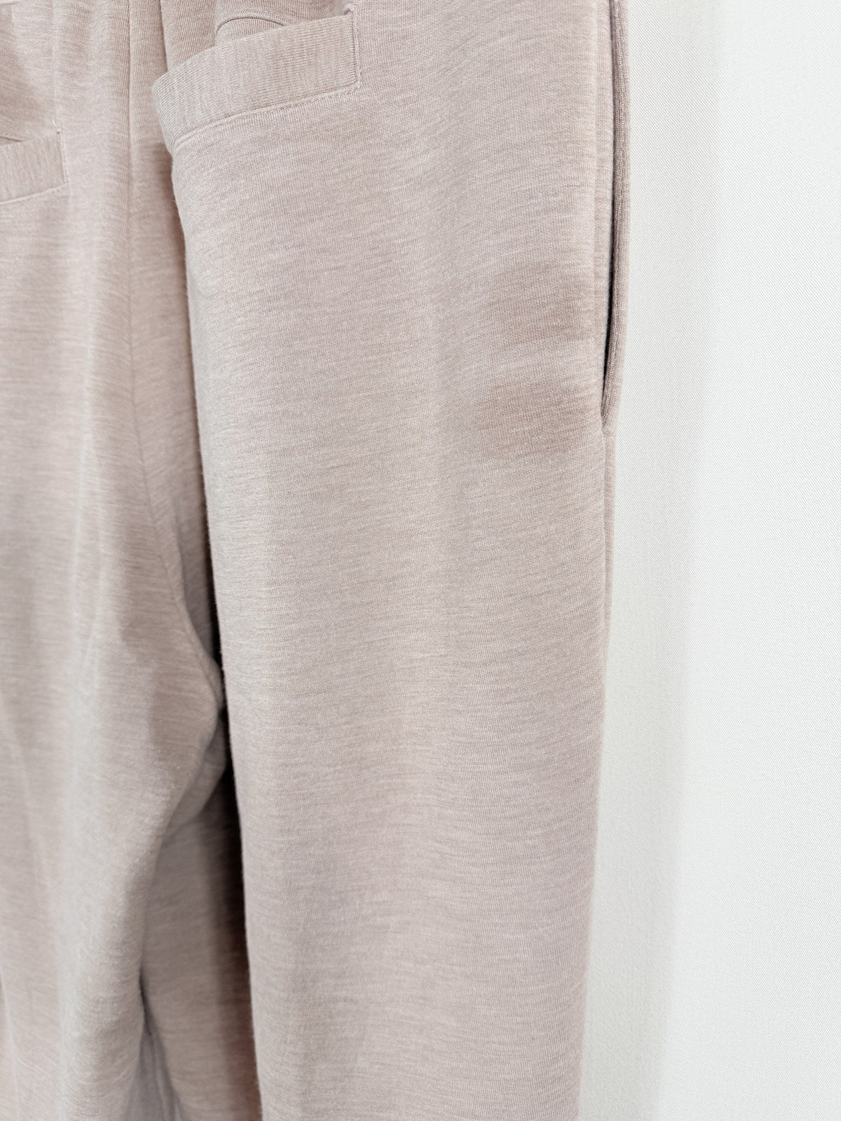 Varley DoubleSoft Slim Cuff Joggers – detail