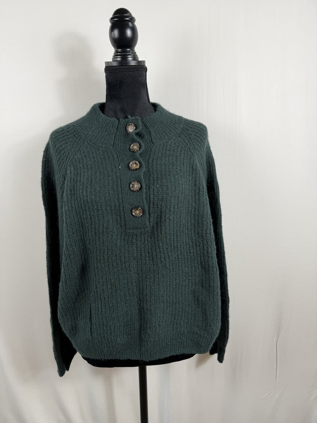 Marine Layer Evelyn Dream Yarn Pullover – Forest Green – front