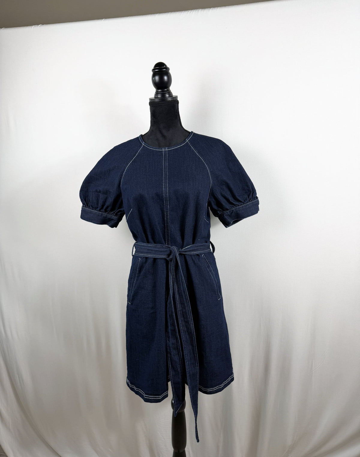 Cinq à Sept Puff-Sleeve Belted Denim Mini Dress – Indigo – front