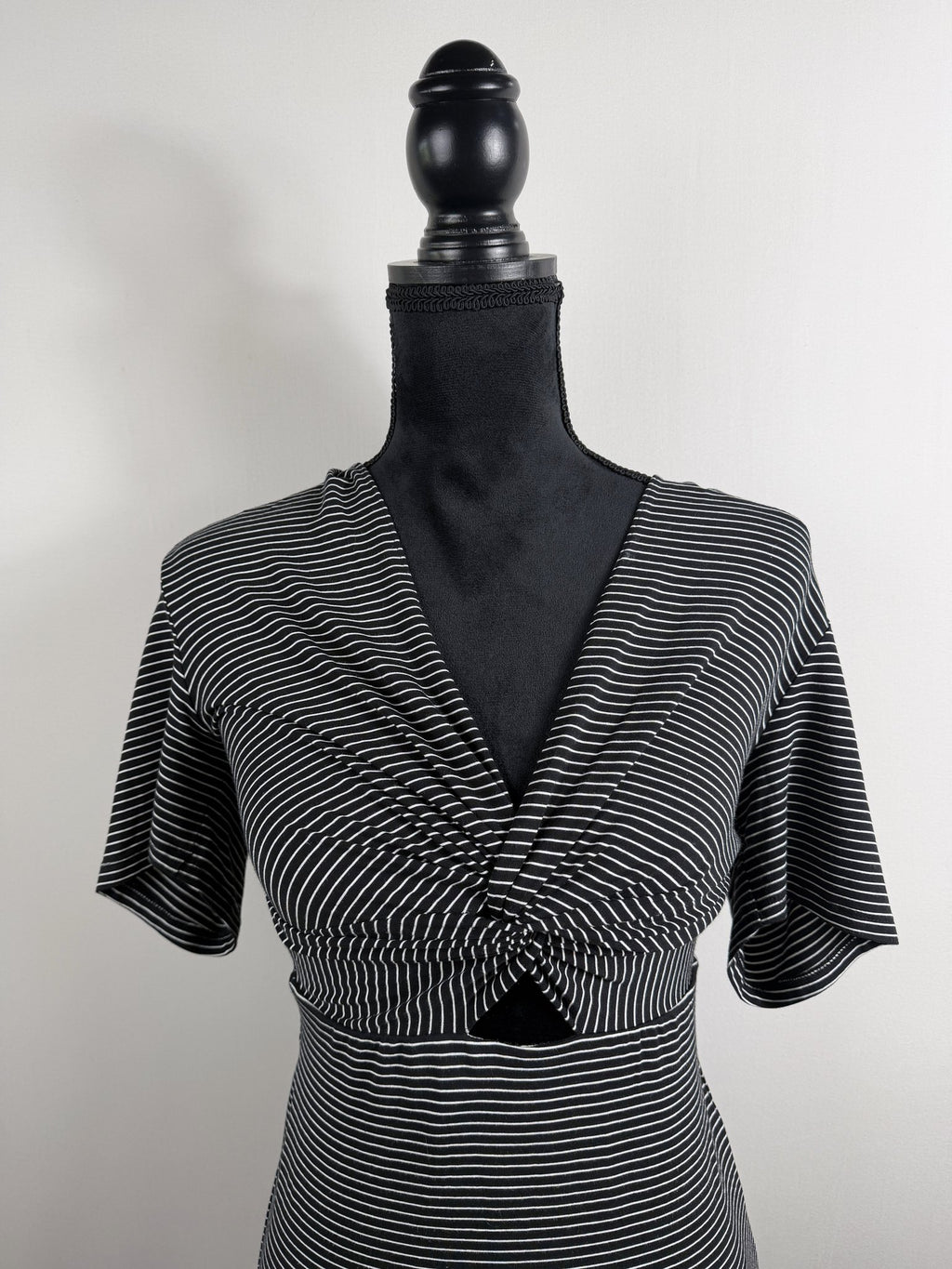 Favorite Daughter The Anywhere Dress – Black/White Stripe – detail