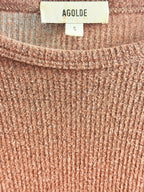 AGOLDE Rust Ribbed Crewneck Top – label