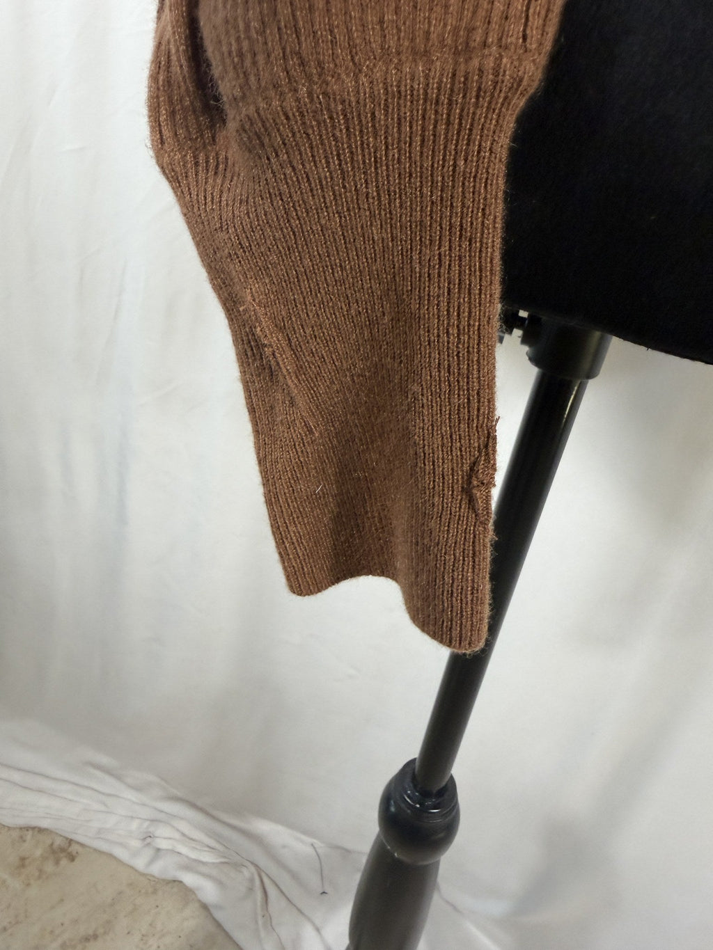 Reformation Ribbed Cashmere V-Neck Sweater – flaw: second pull near the hem