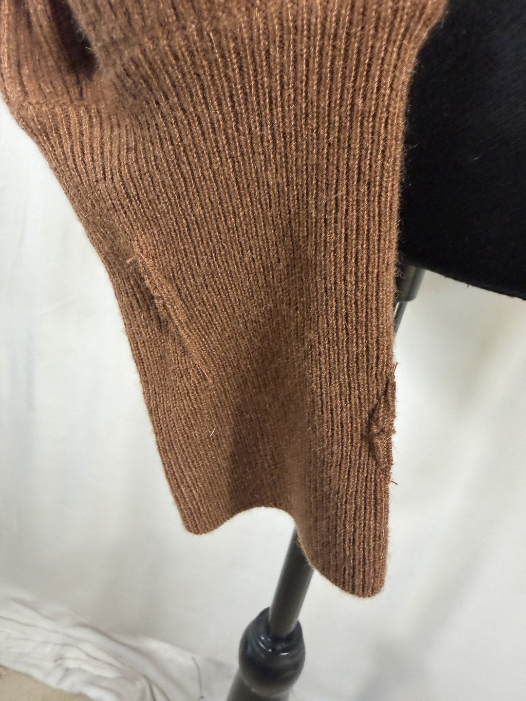 Reformation Ribbed Cashmere V-Neck Sweater – flaw: pull in the rib knit