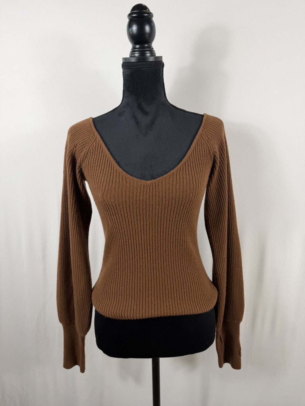 Reformation Ribbed Cashmere V-Neck Sweater – front