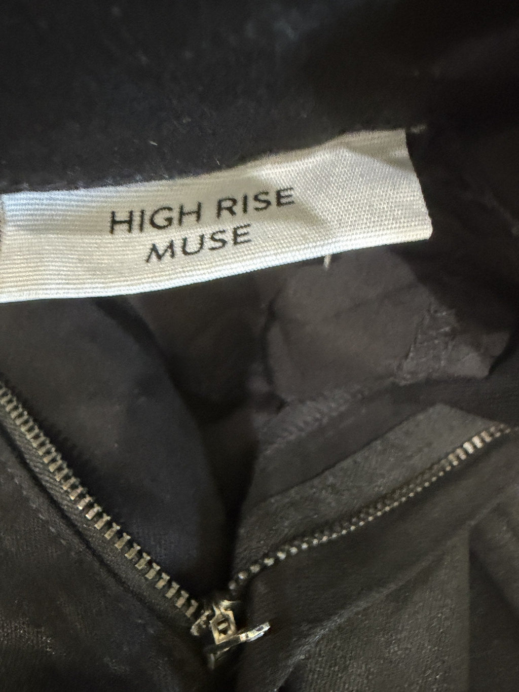 PAIGE High Rise Muse Coated Jeans – label