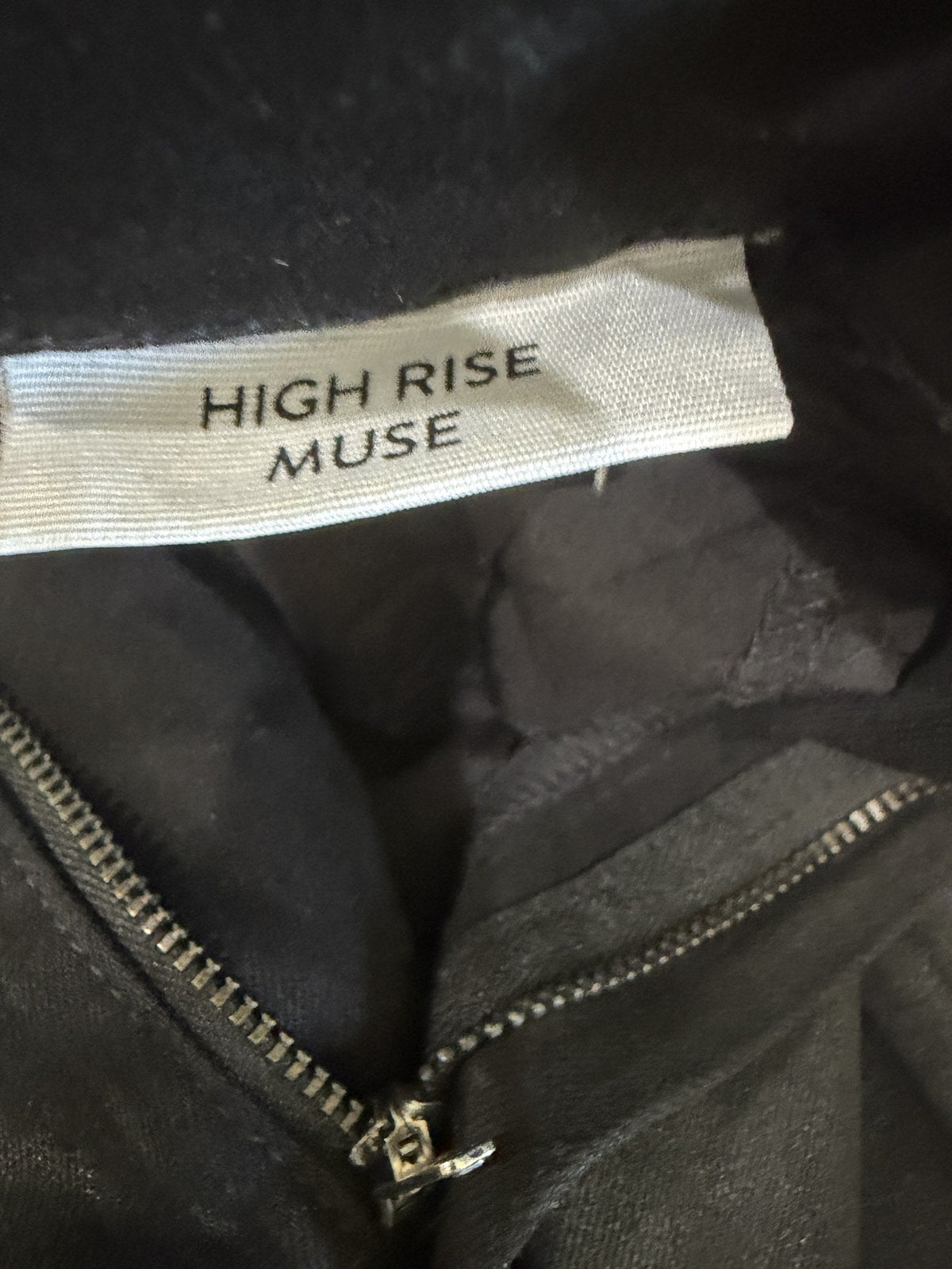 PAIGE High Rise Muse Coated Jeans – label