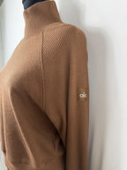 Alo Yoga Ribbed Turtleneck Long-Sleeve Top – Brown – detail