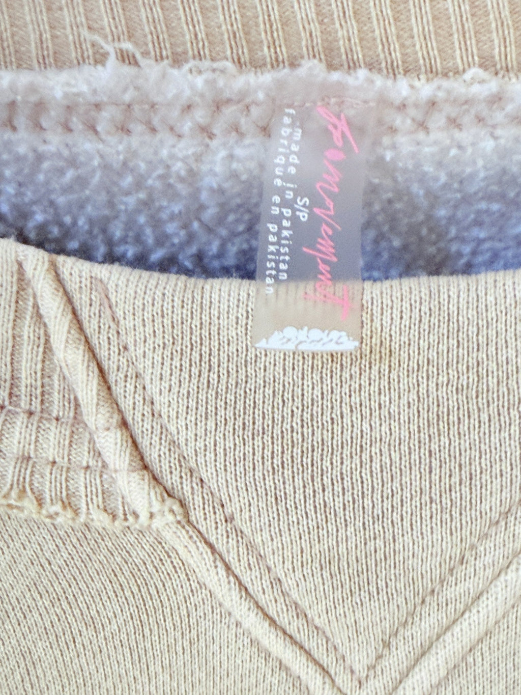 Free People Brown Oversized Sweatshirt – label