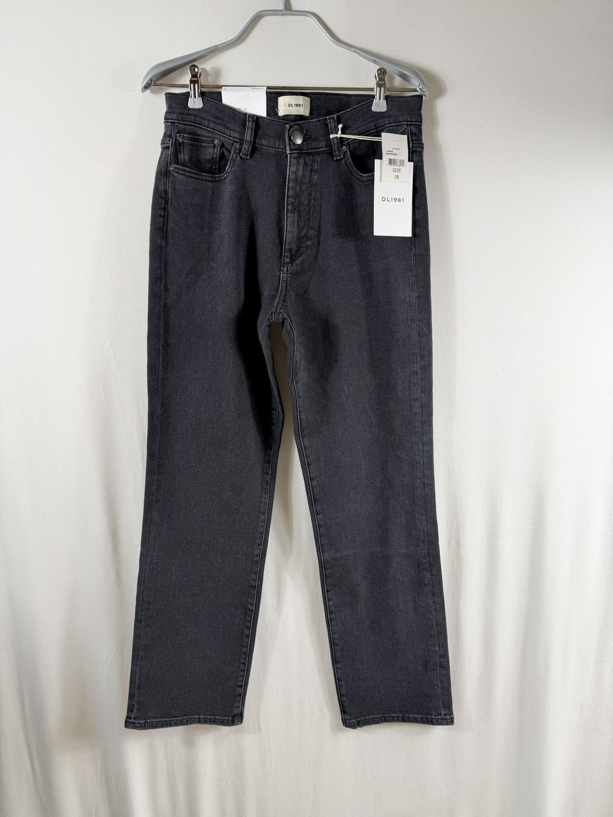 DL1961 Halle Straight Jean - front