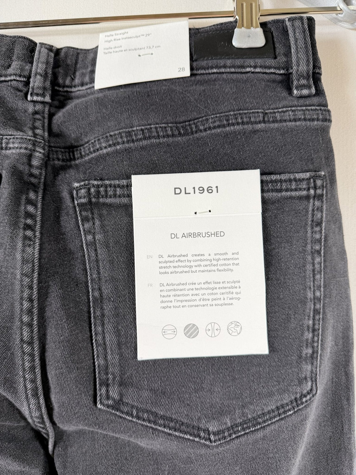 DL1961 Halle Straight Jean - tag