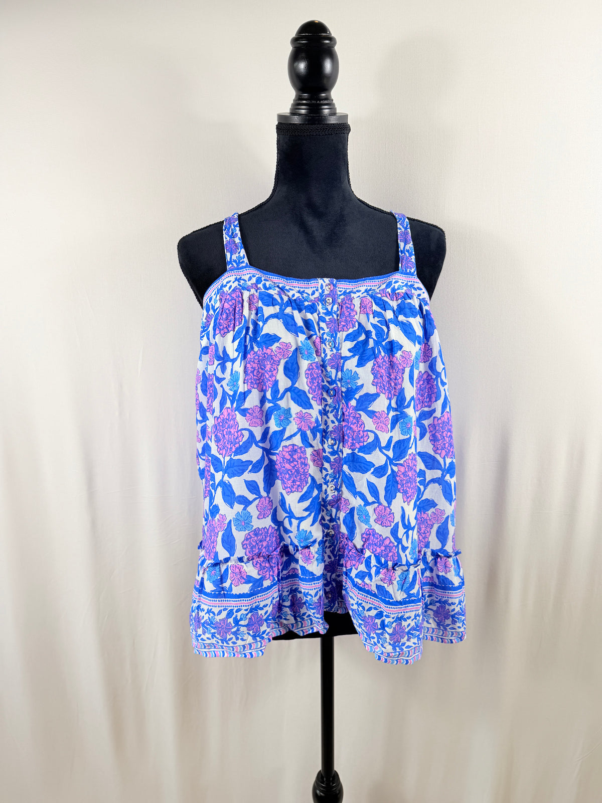 Vineyard Vines Blue & Pink Printed Sleeveless Button-Down Tie-Neck Top — front