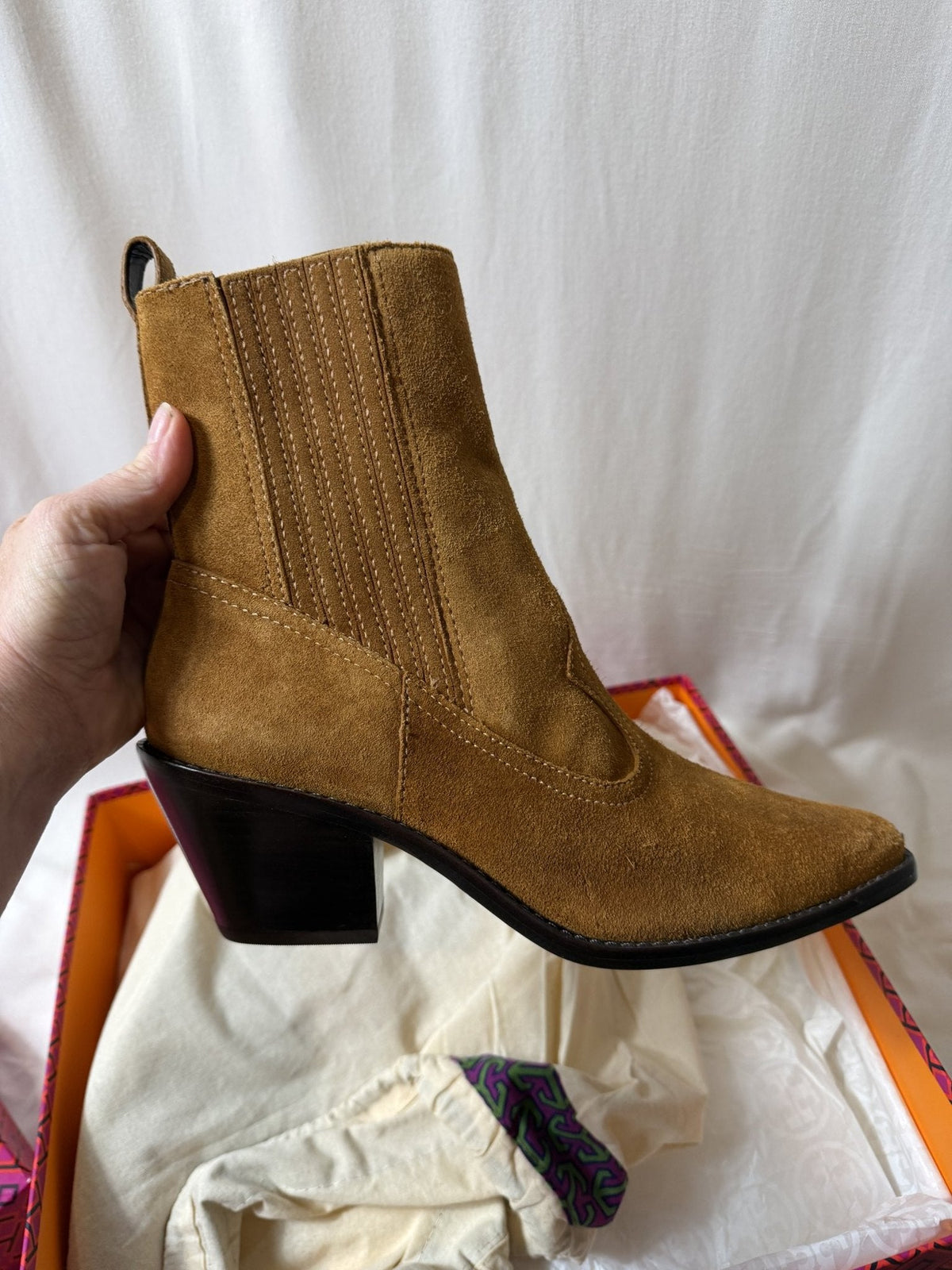 Tory Burch Western Suede Ankle Boots – Rhum - detail