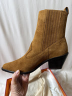 Tory Burch Western Suede Ankle Boots – Rhum - detail