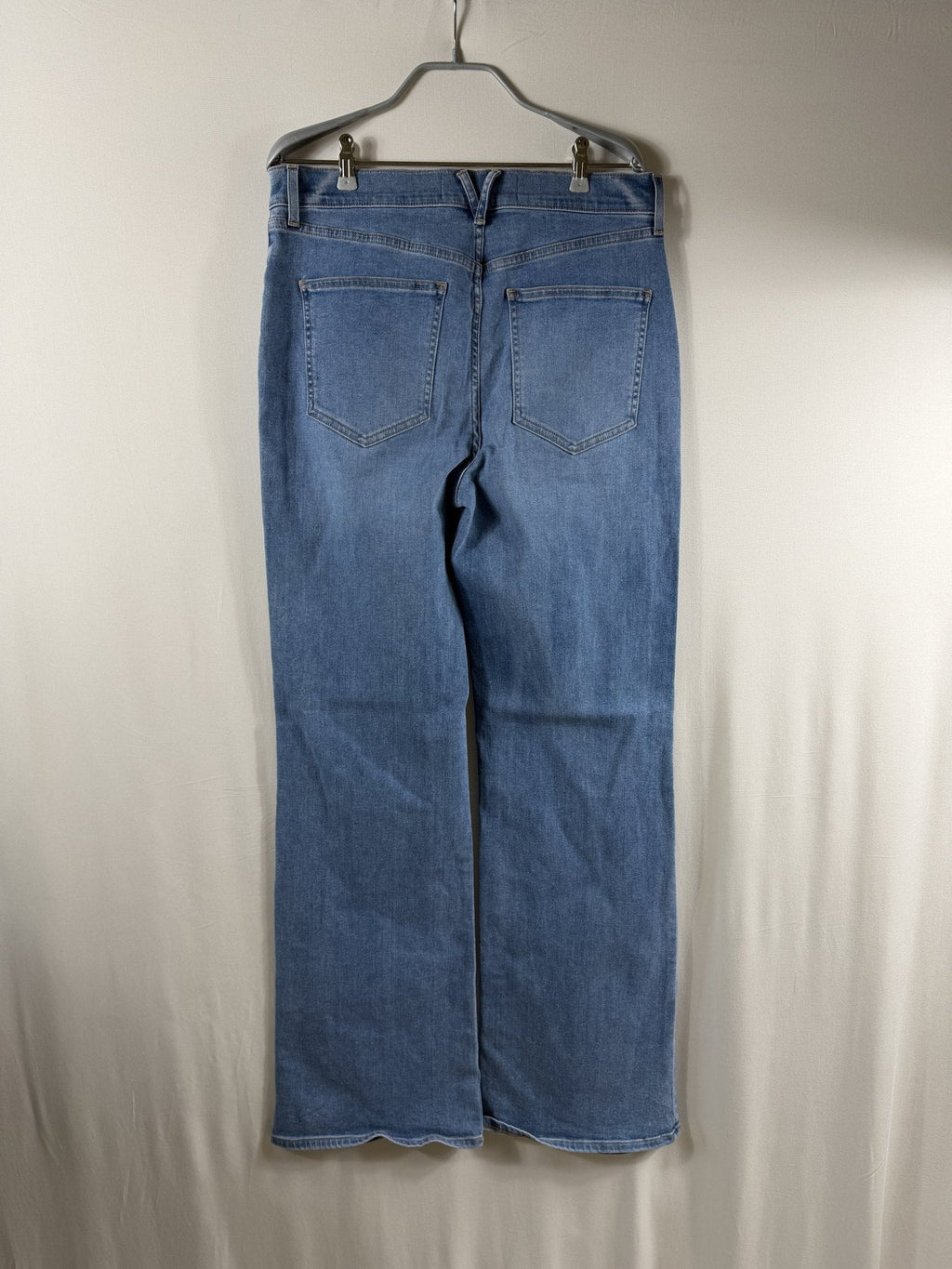 Veronica Beard Crosbie Patch-Pocket Slim Wide-Leg Jeans – Amethyst - back