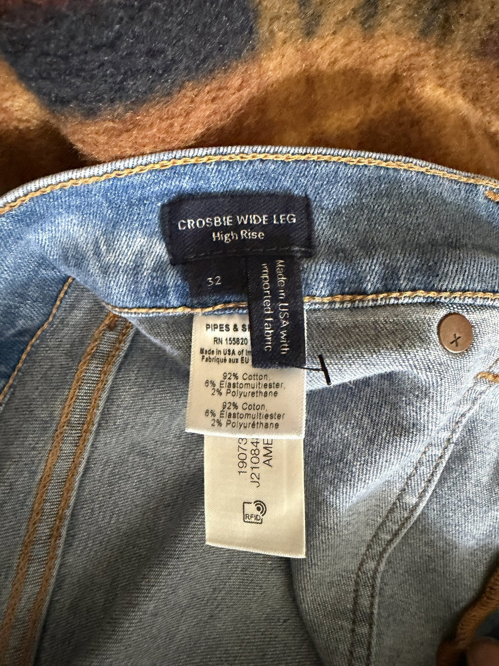 Veronica Beard Crosbie Patch-Pocket Slim Wide-Leg Jeans – Amethyst - care label