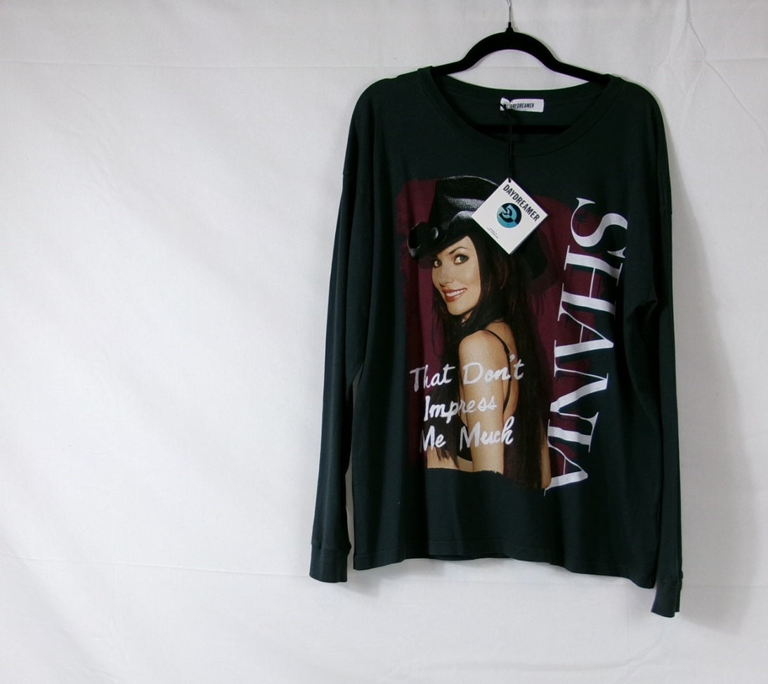 Daydreamer Shania Twain “That Don’t Impress Me Much” Retro Longsleeve Tee – front