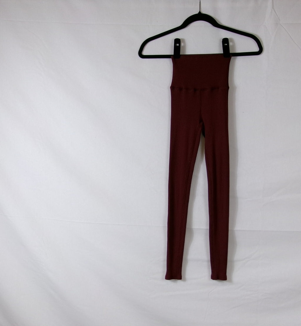 Daily Drills Maroon Ribbed Leggings – front