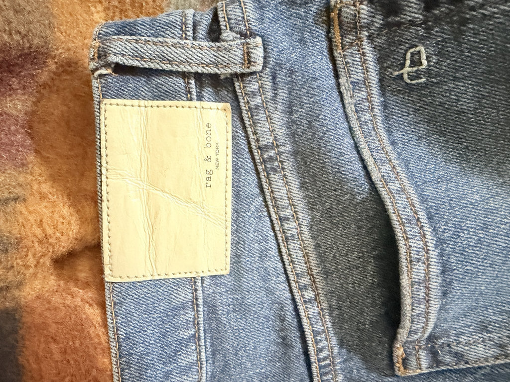 rag & bone Harlow Mid-Rise Straight Jean – Kendra – leather back patch
