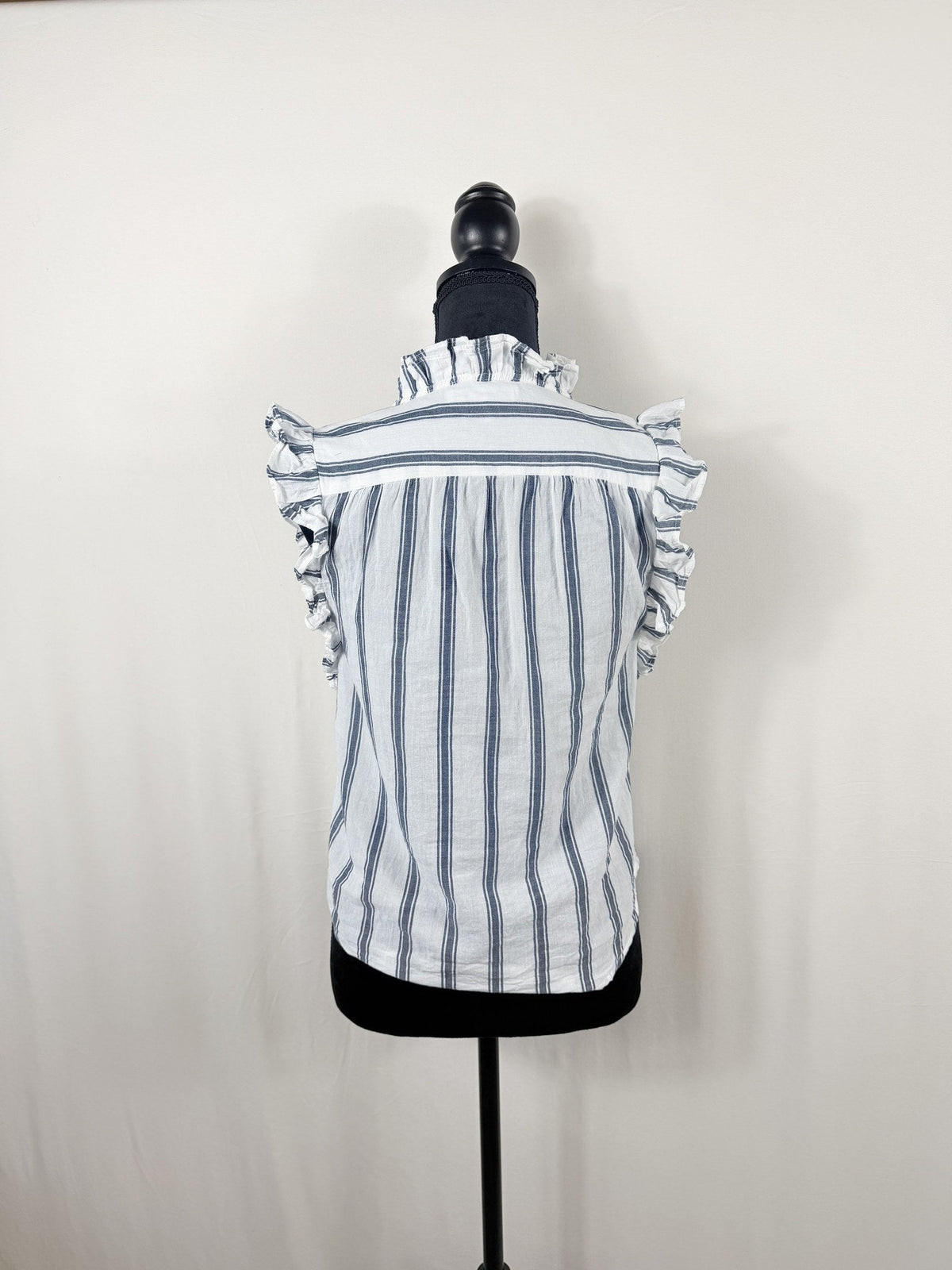 FRAME Striped Ruffle Sleeveless Blouse – Blanc Multi – back