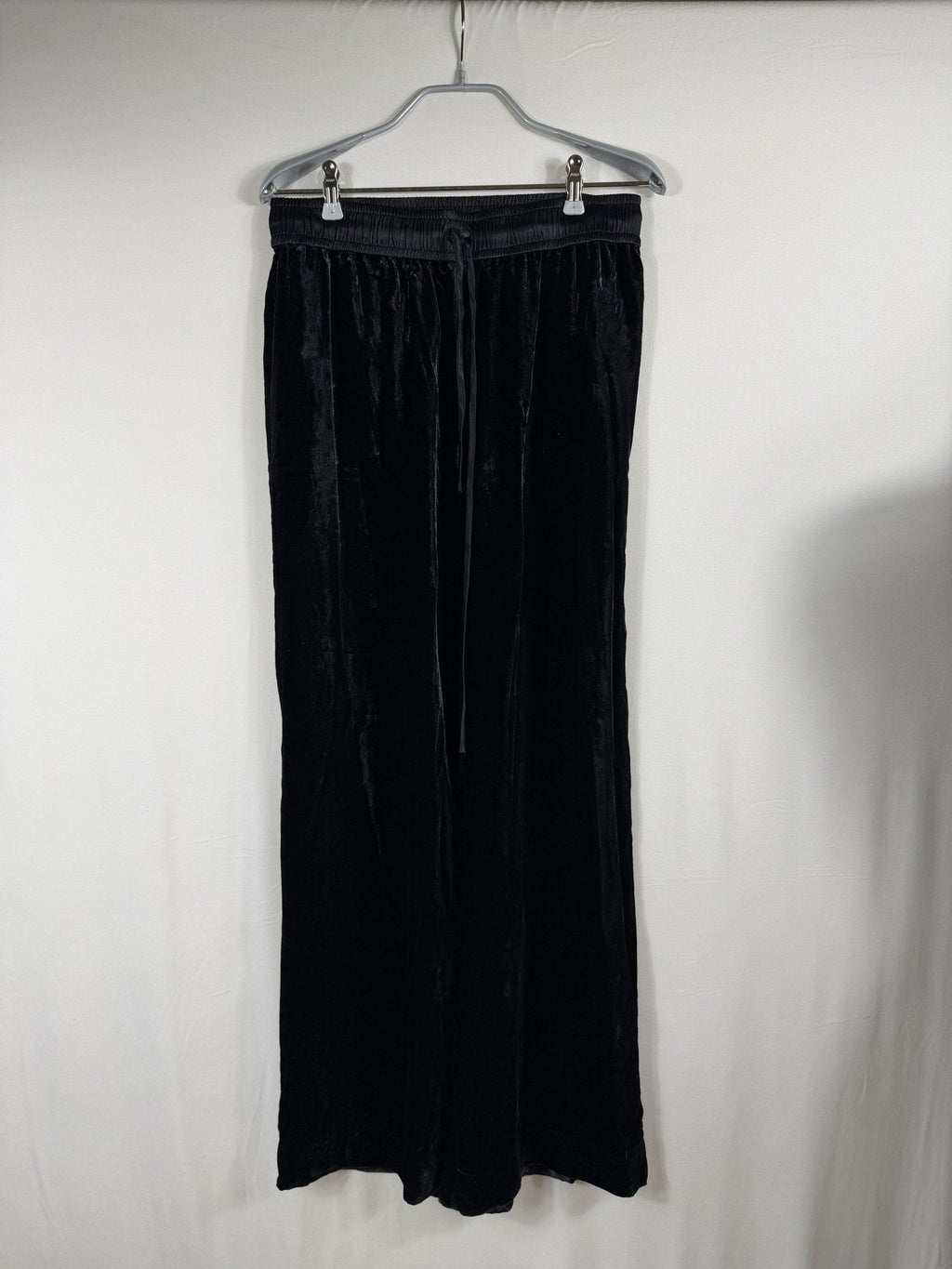 FRAME Velvet Wide-Leg Drawstring Pants – front