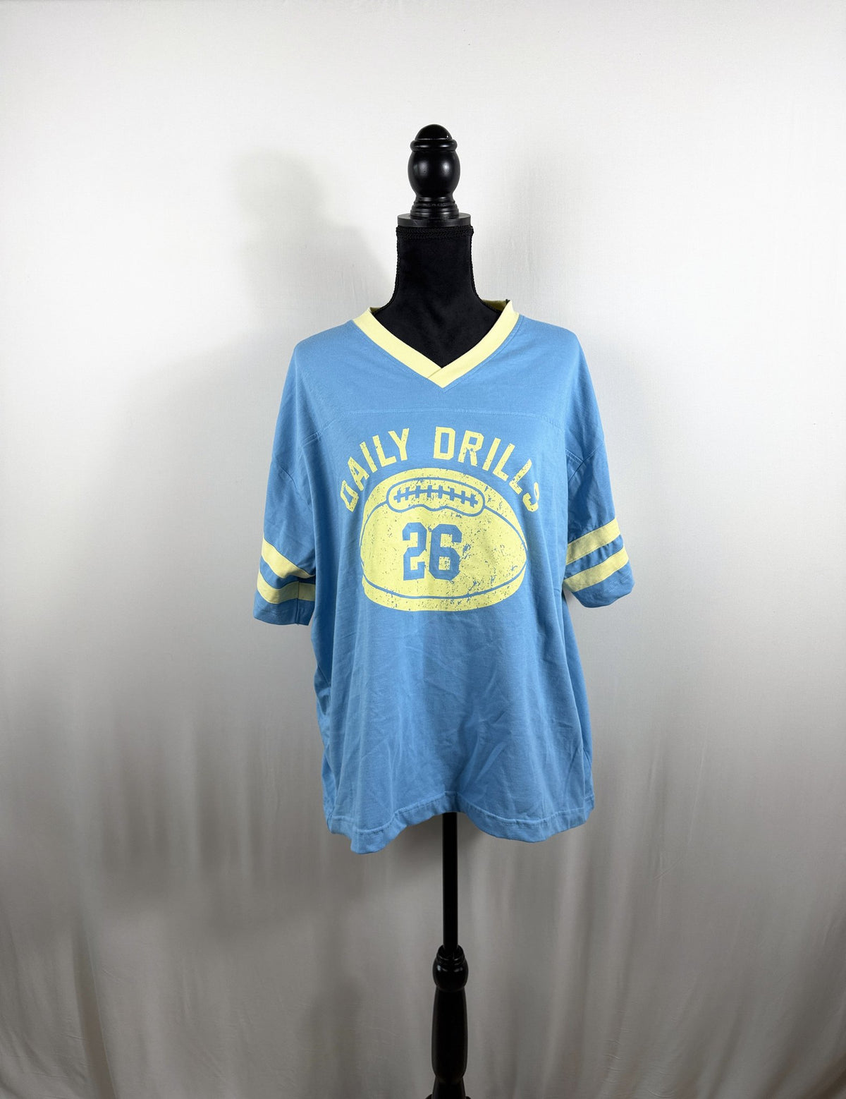 Daily Drills Playmaker Tee – Malibu / Lemonade – front view 2