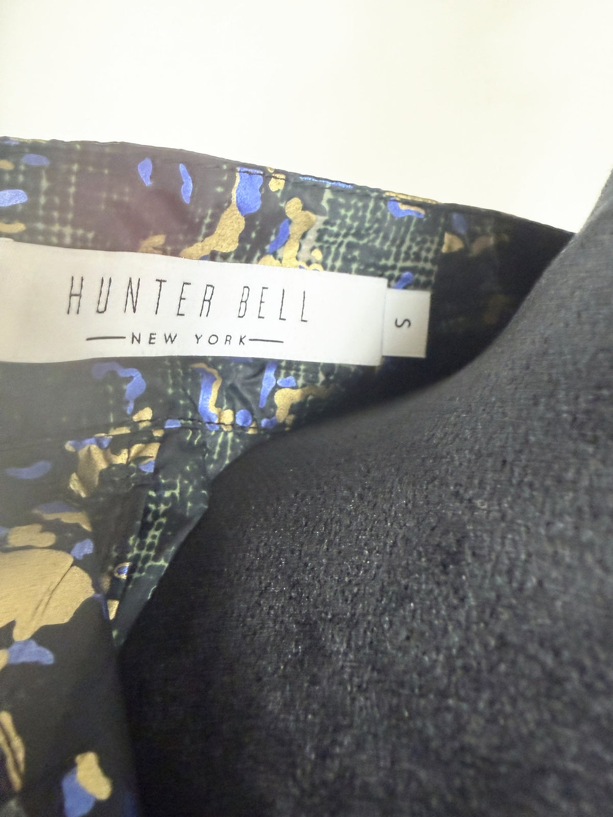 Hunter Bell Printed Mock-Neck Blouse – Navy/Gold – label