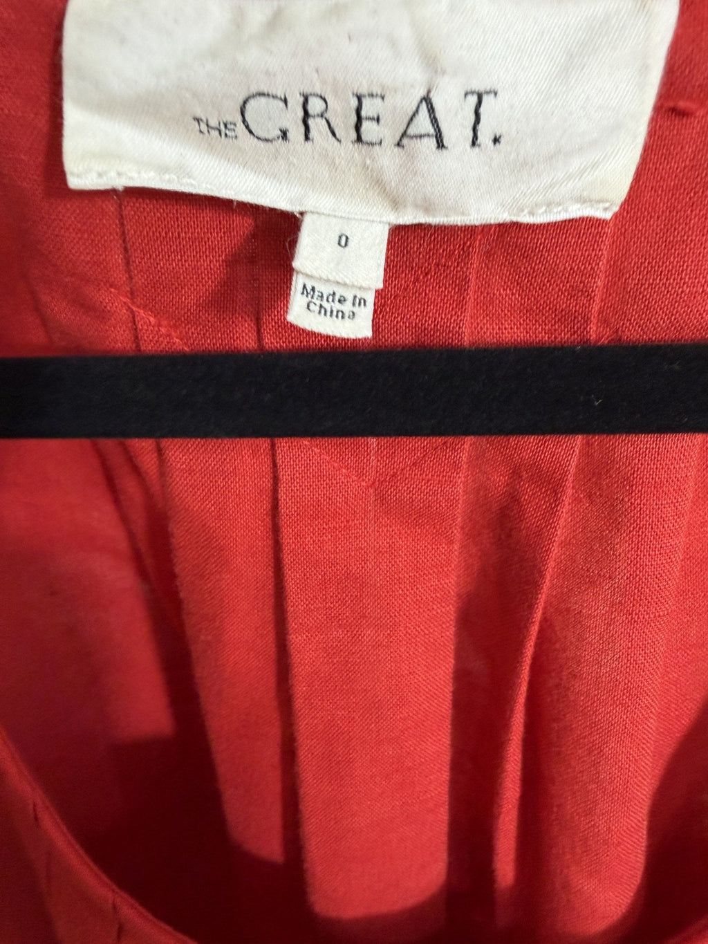 The Great Pintucked Ruffle-Sleeve Dress – Red – label