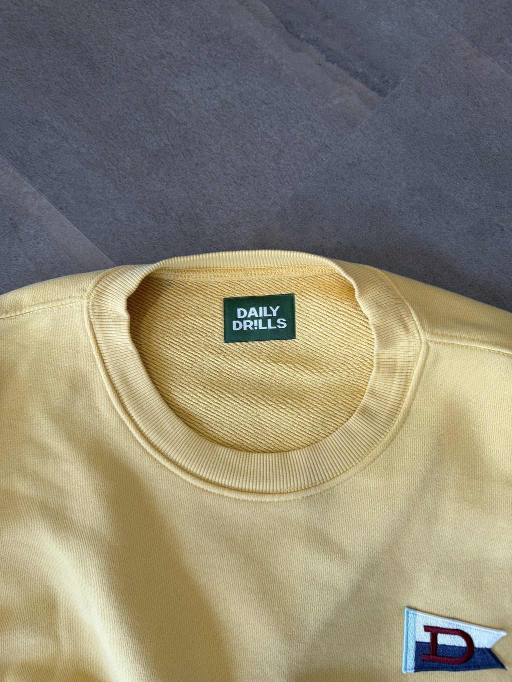 Daily Drills Heavyweight Oversized Out East Crew - Sunny - label