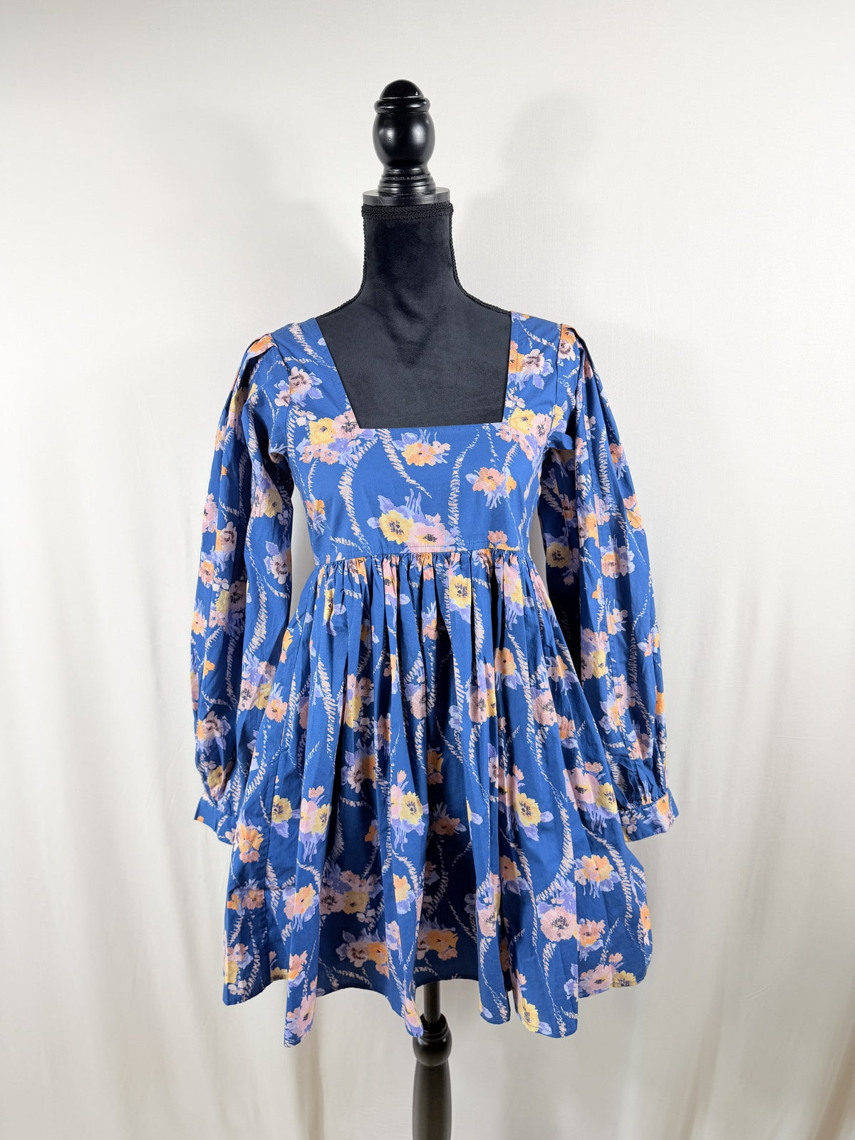 LoveShackFancy Floral Print Square-Neck Babydoll Mini Dress – Blue – front