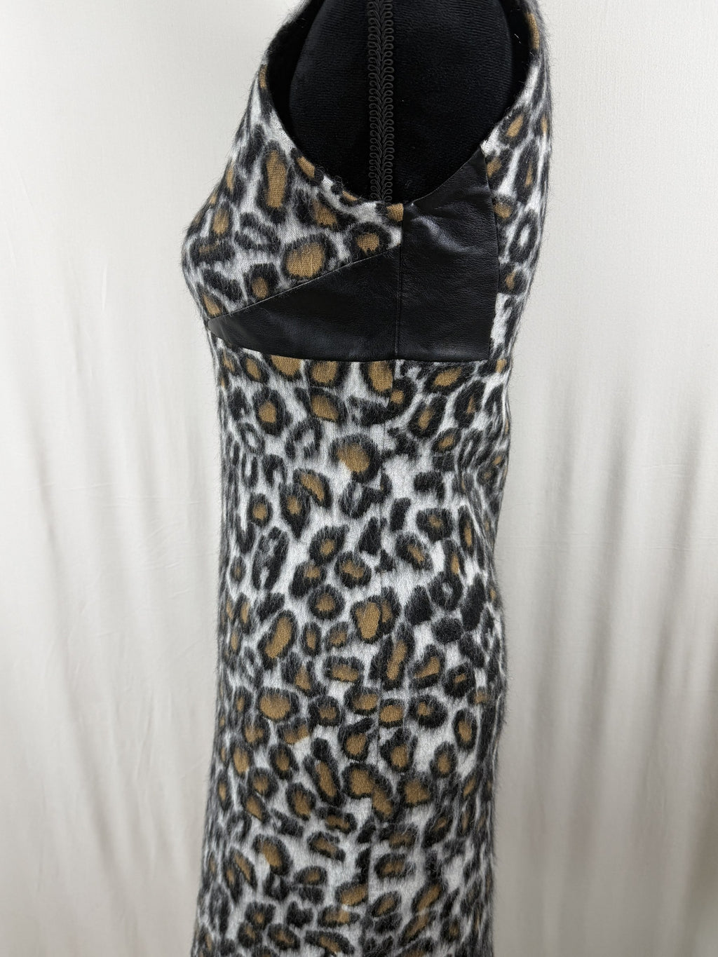 Louis Vuitton 2015 Leopard Mohair Sleeveless Sheath Dress – detail
