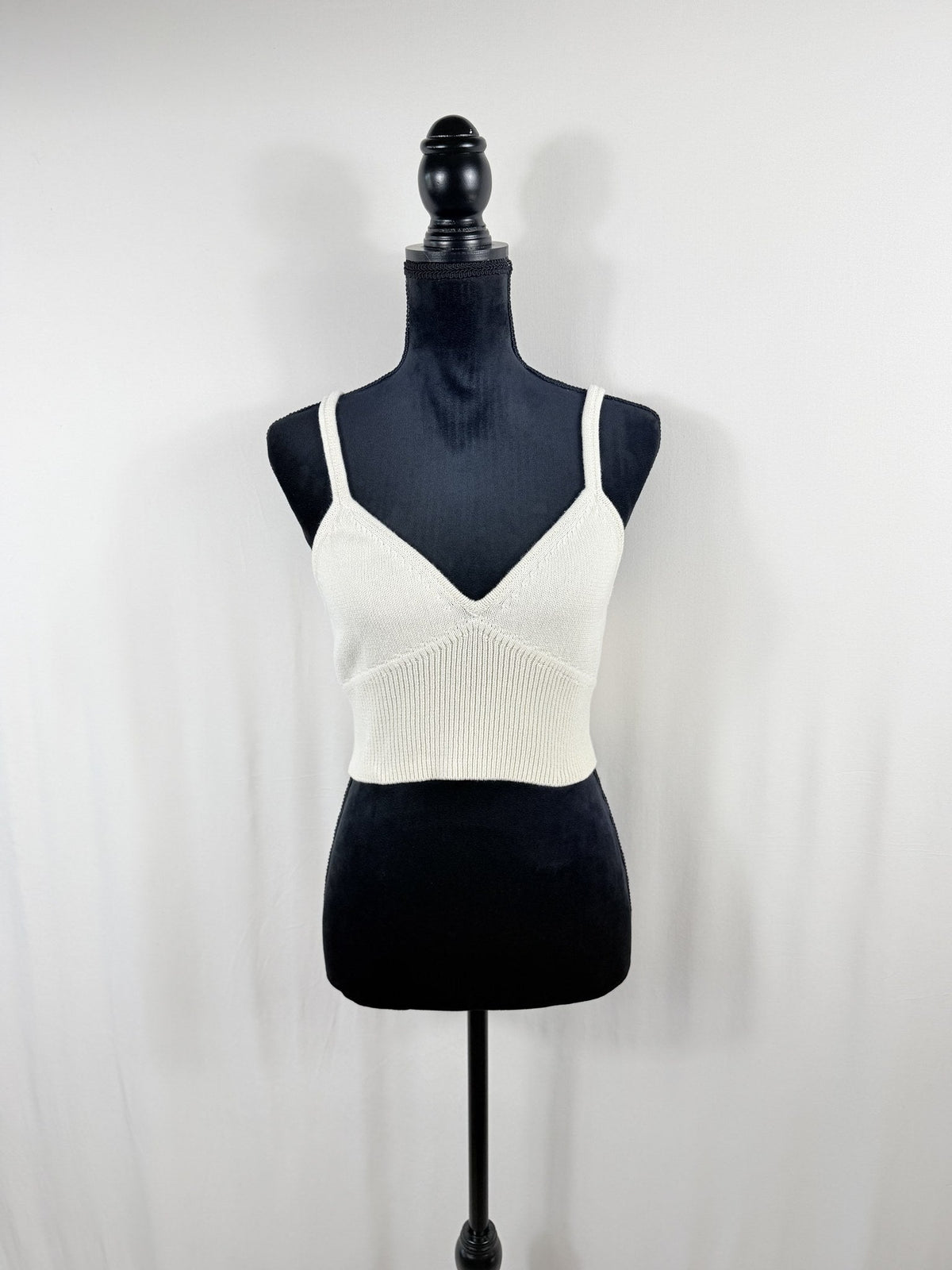 Reformation Organic Cotton V-Neck Crop Top – front