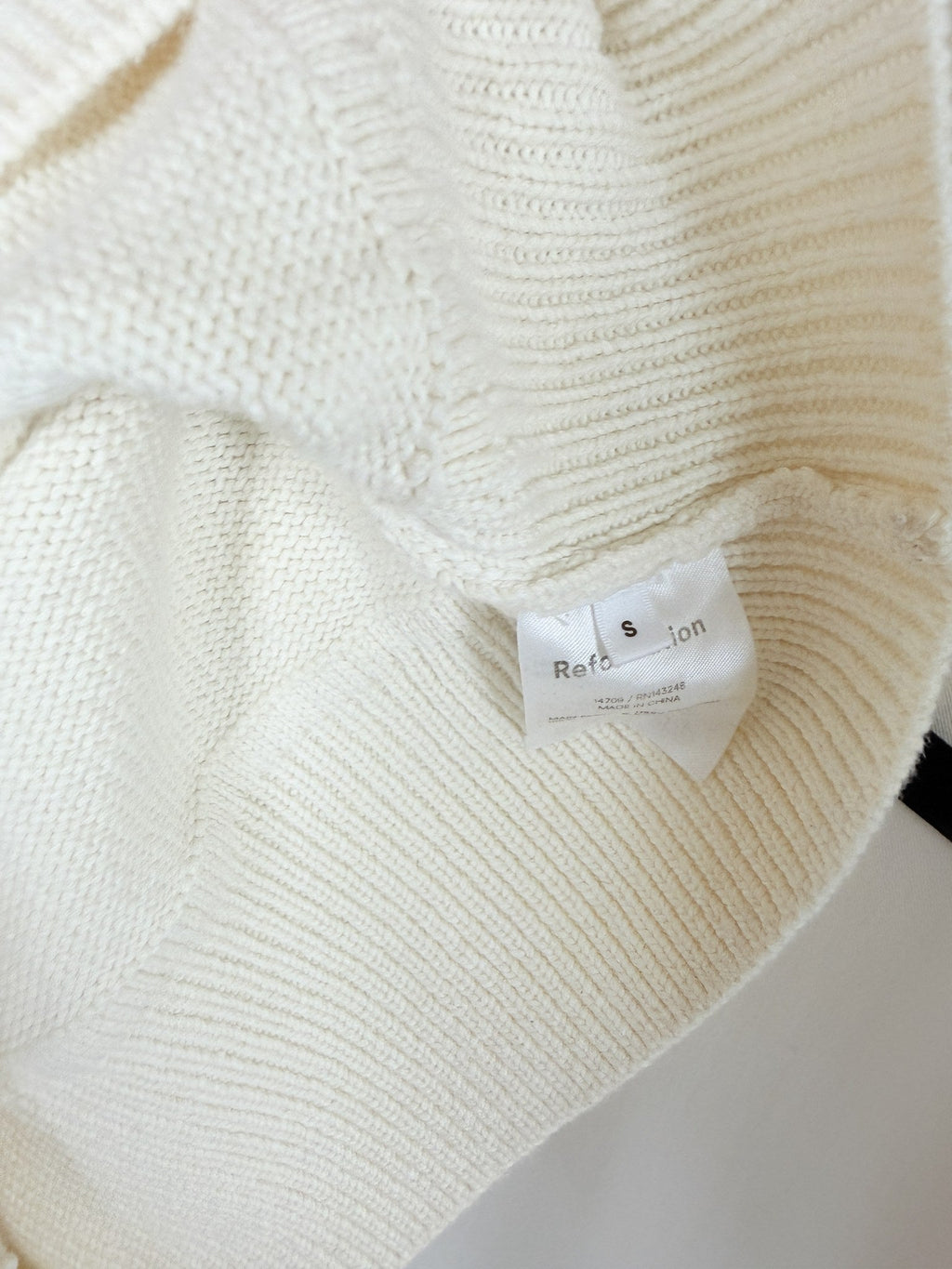 Reformation Organic Cotton V-Neck Crop Top – label