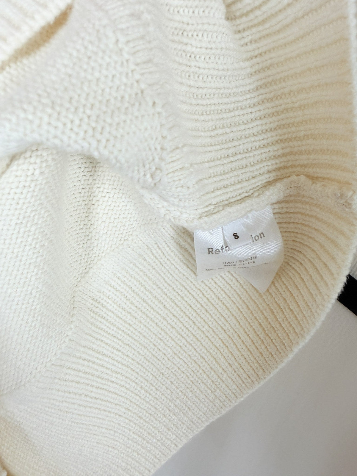Reformation Organic Cotton V-Neck Crop Top – label