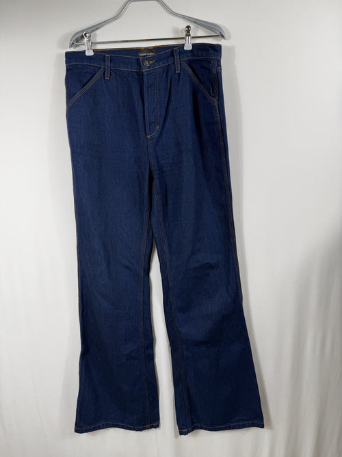 Favorite Daughter The Olympia Low-Slung Flare Jean – Manchester – front