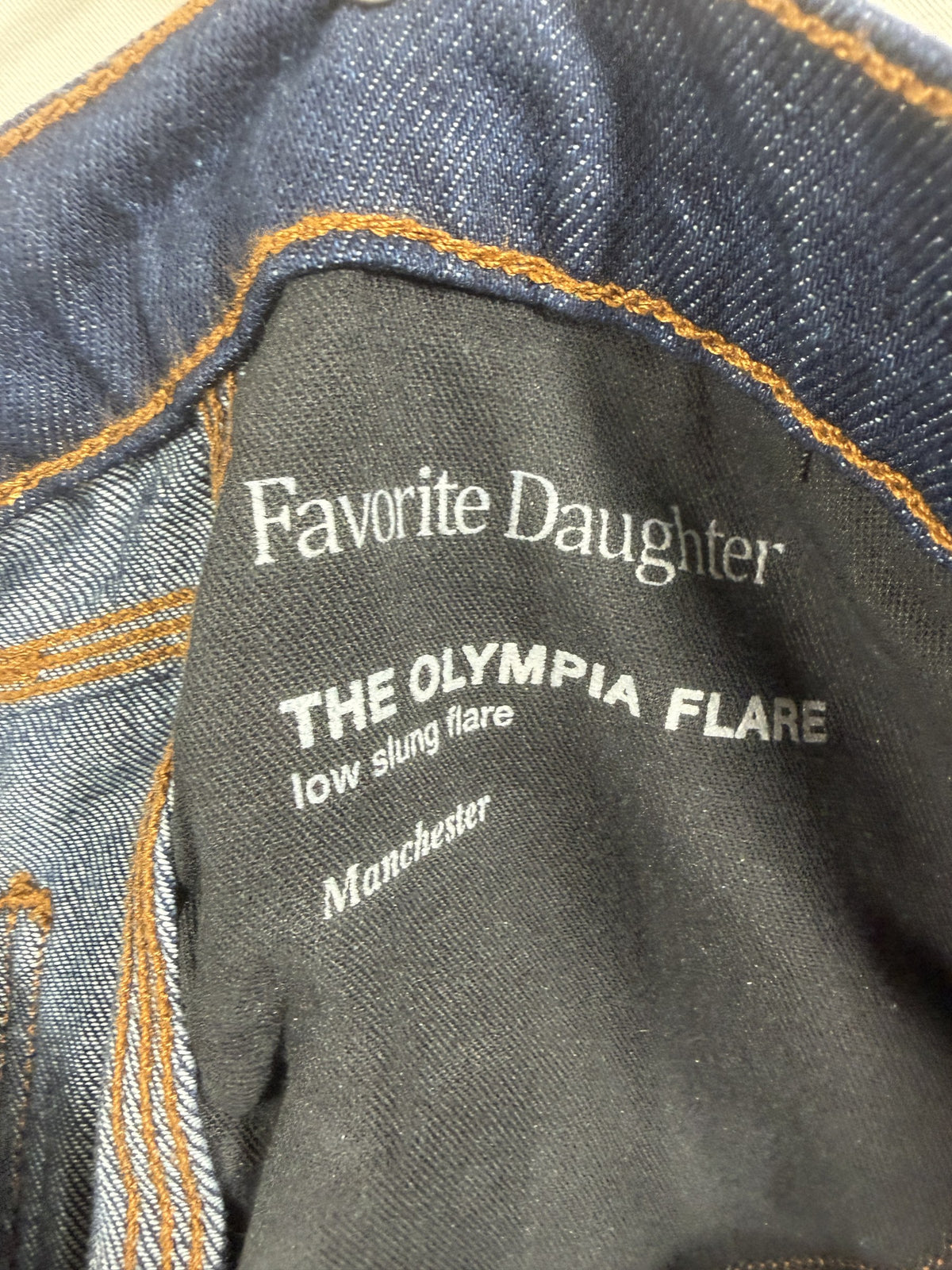 Favorite Daughter The Olympia Low-Slung Flare Jean – Manchester – label