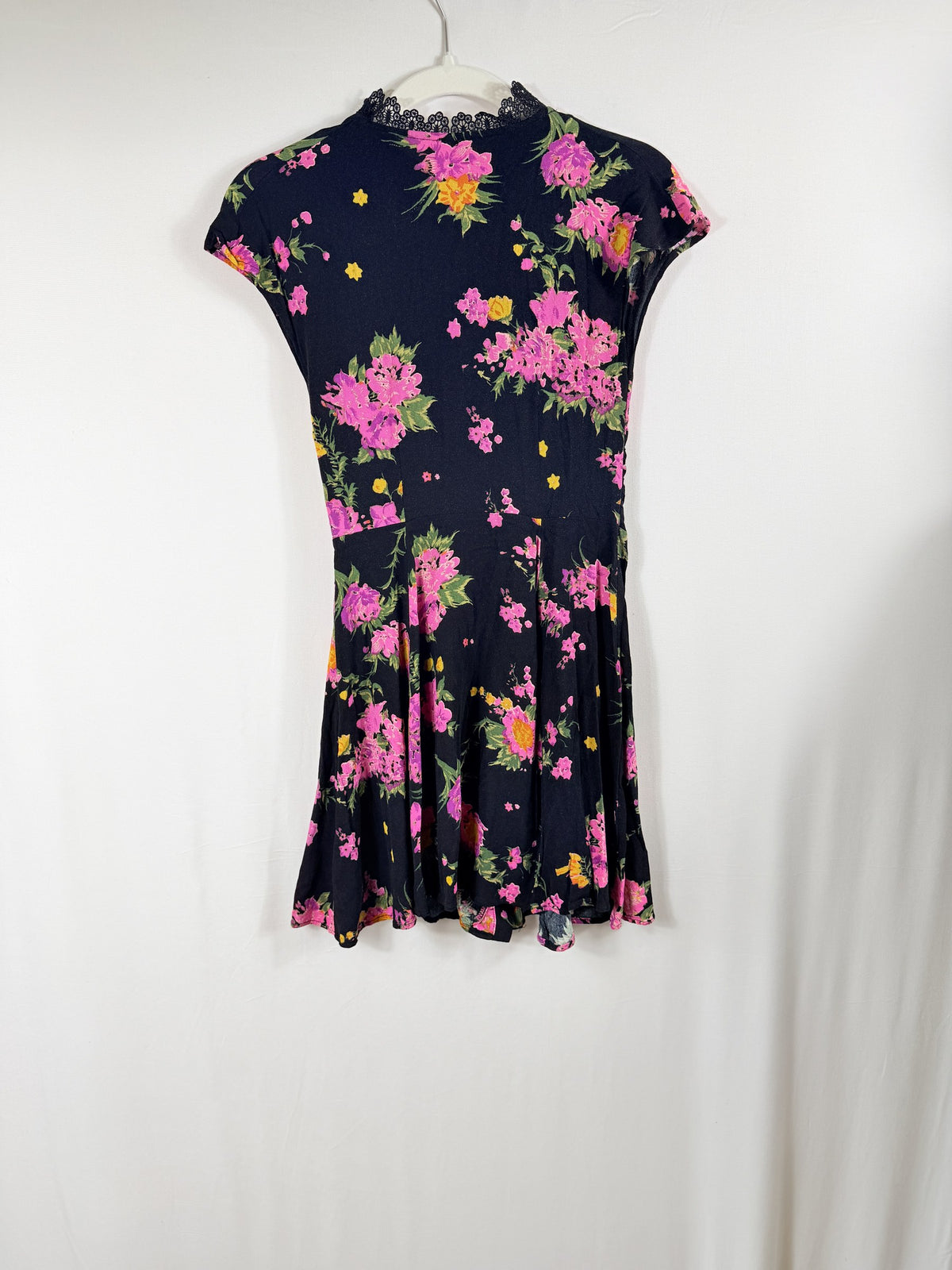Free People Black Floral Lace-Trim Cap-Sleeve Mini Dress – back