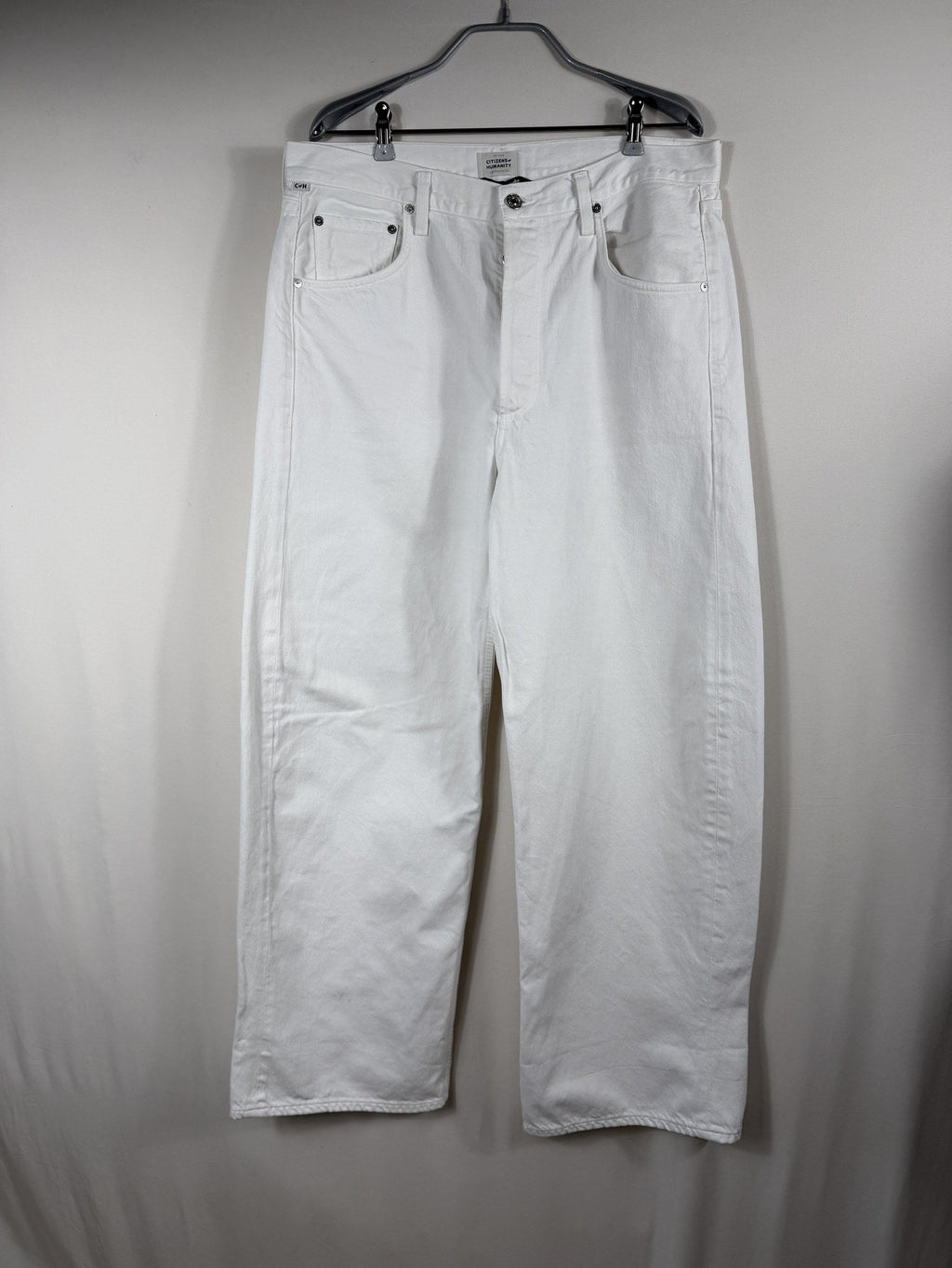 Citizens of Humanity White Denim Jeans – front