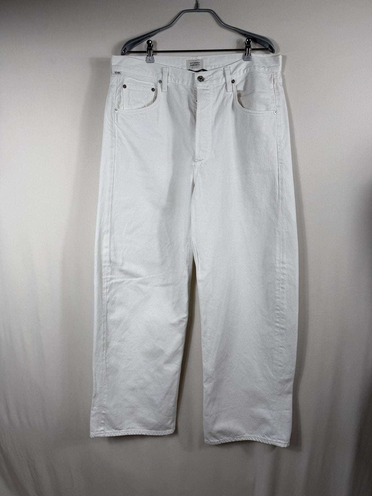 Citizens of Humanity White Denim Jeans – front