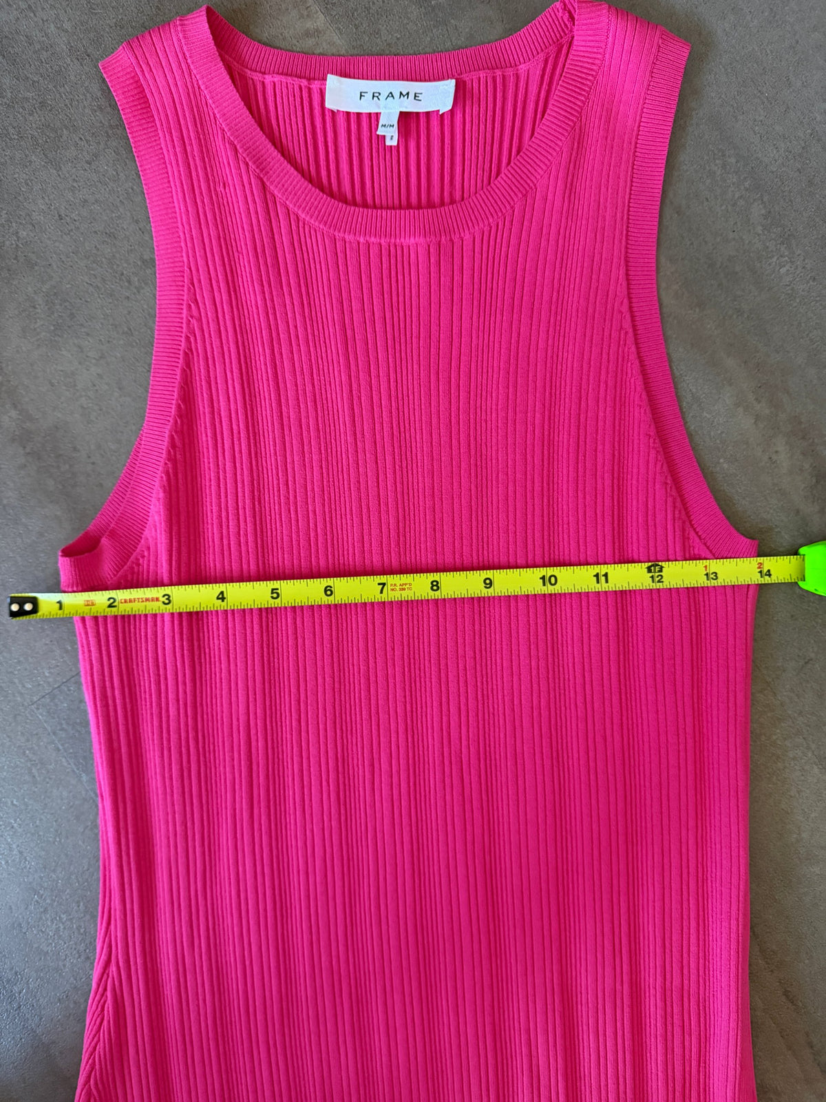 FRAME Ribbed-Knit Midi Dress – Flamingo