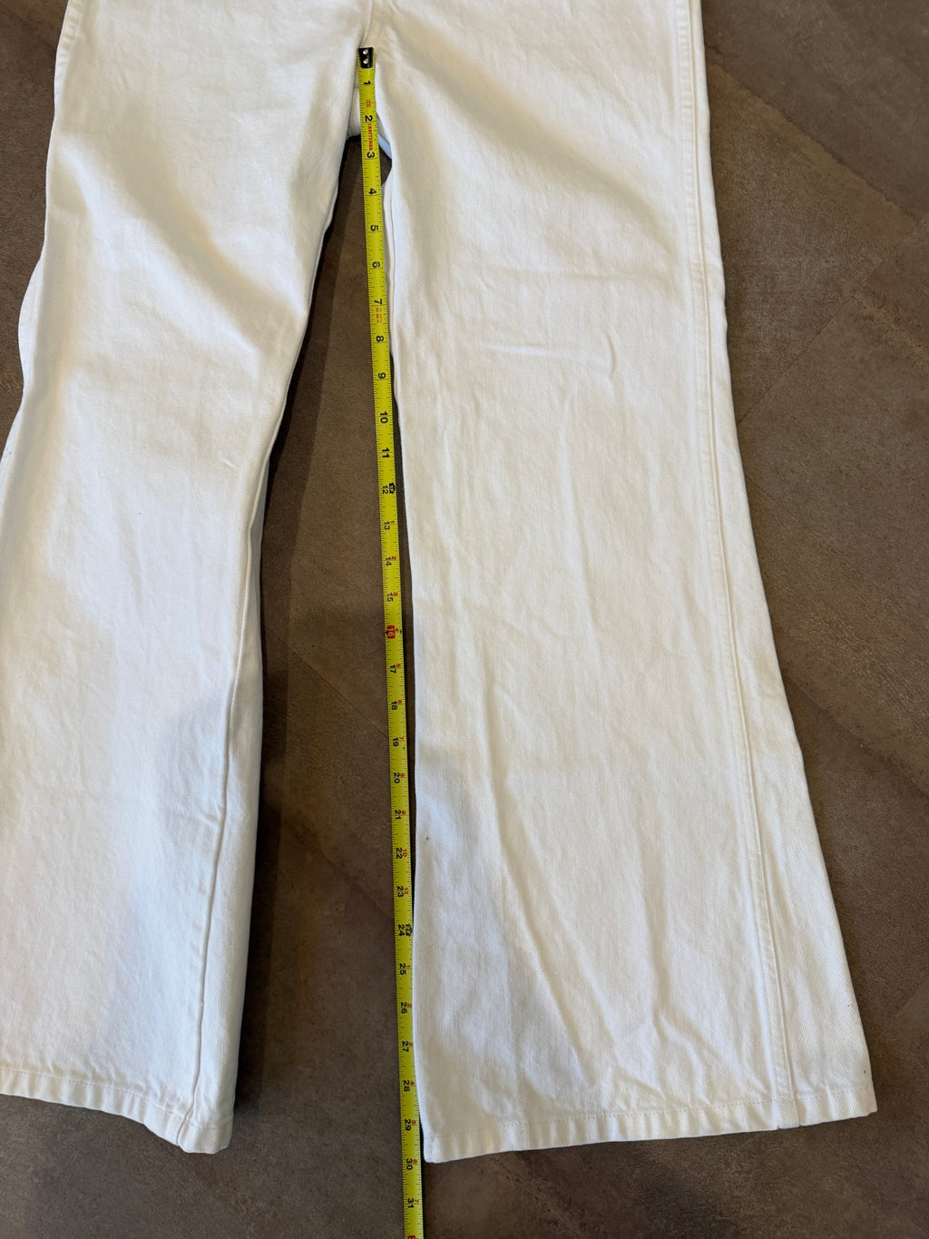 DÔEN High-Rise Flared Jean – White