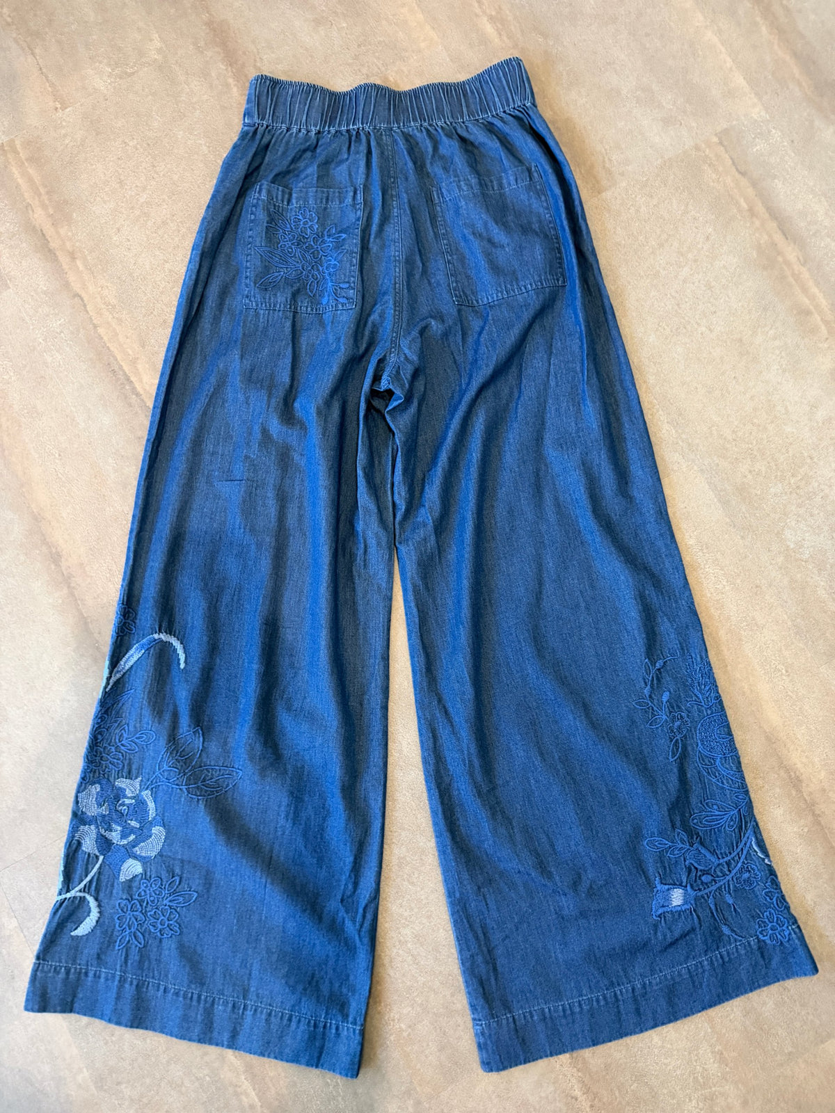 Johnny Was Myra Wide Leg Pleat Pant – Blue Floral
