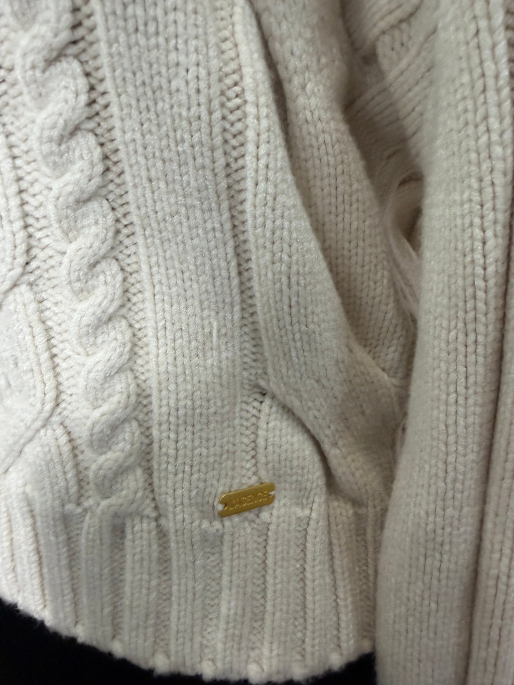 L'AGENCE Storm Boxy Crop Cable Pullover – Ivory/Gold