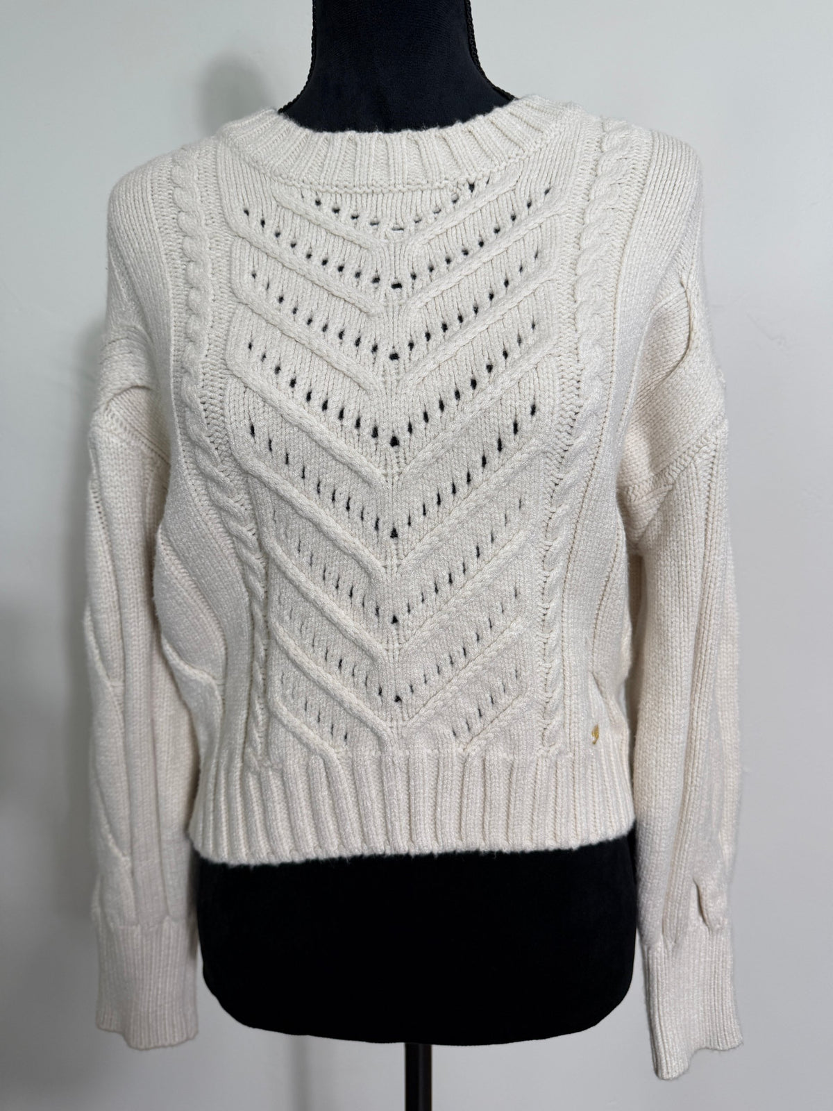 L'AGENCE Storm Boxy Crop Cable Pullover – Ivory/Gold