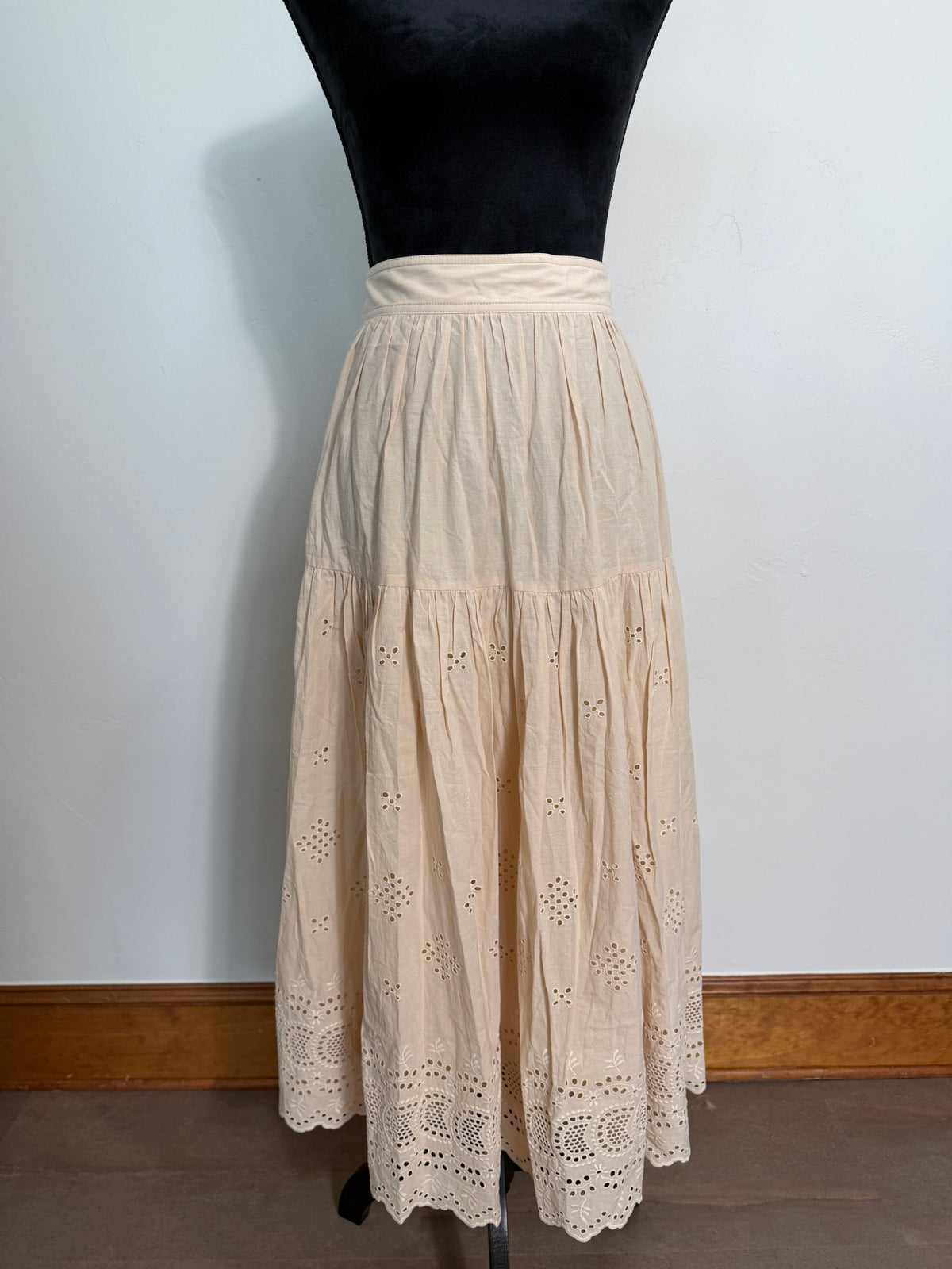 Vanessa Bruno Broderie Anglaise Tiered Midi Skirt – Cream