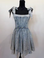 Alice + Olivia Amina Tie-Strap Denim Dress – Blue