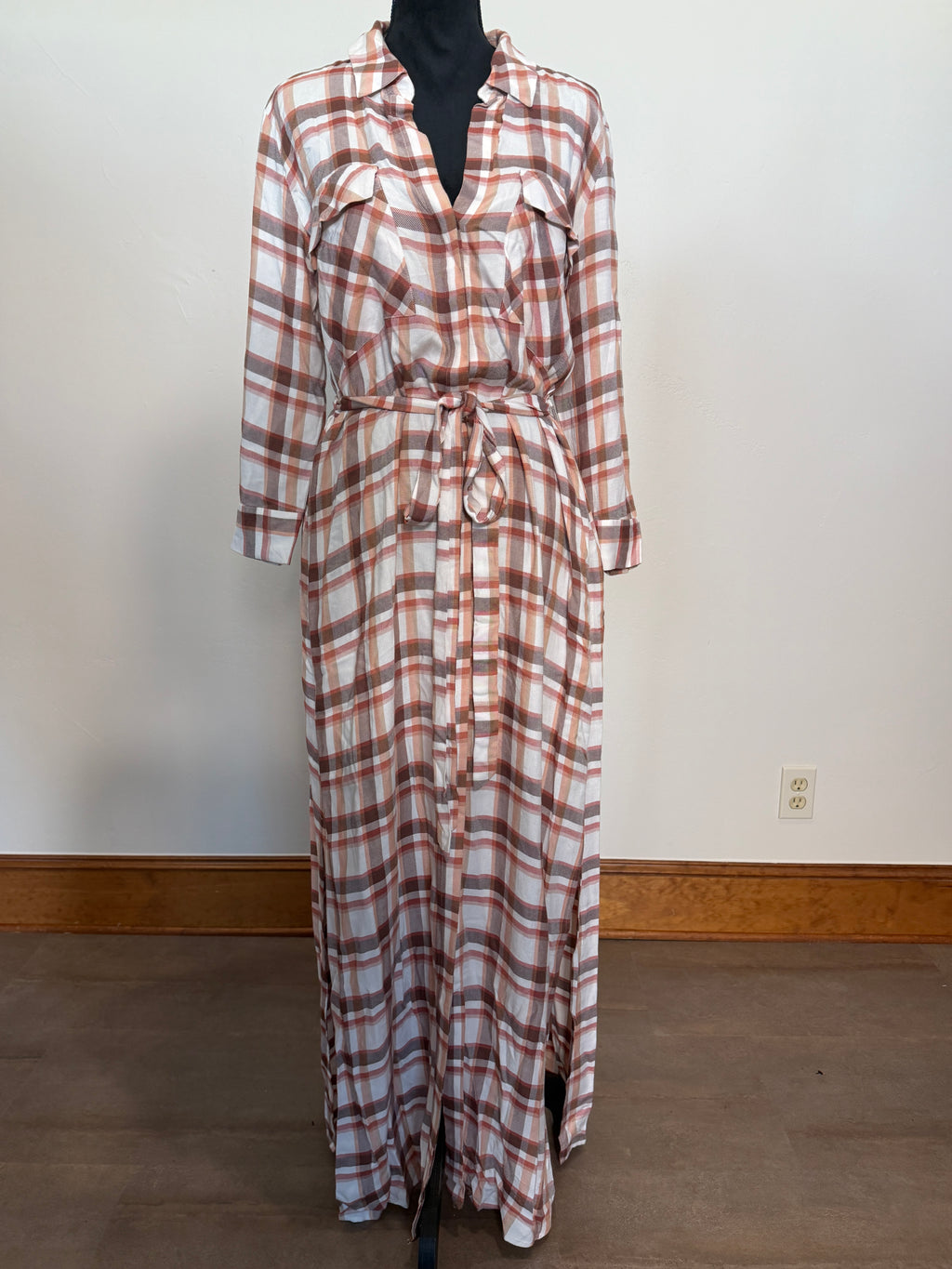 L'AGENCE Cameron Long Shirtdress – White Plaid